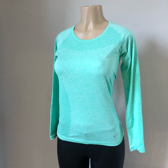 Nike NWT Mint Green Running Shirt - Picture 1 of 8
